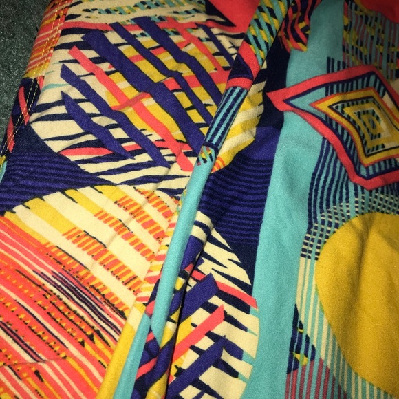 Abstract Leggings - Picture 2 of 2